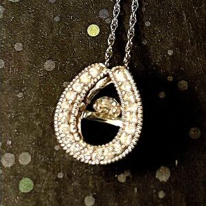10k Diamond tear drop pendant white gold necklace 1/5 CTTW LOVE IN MOTION NWT